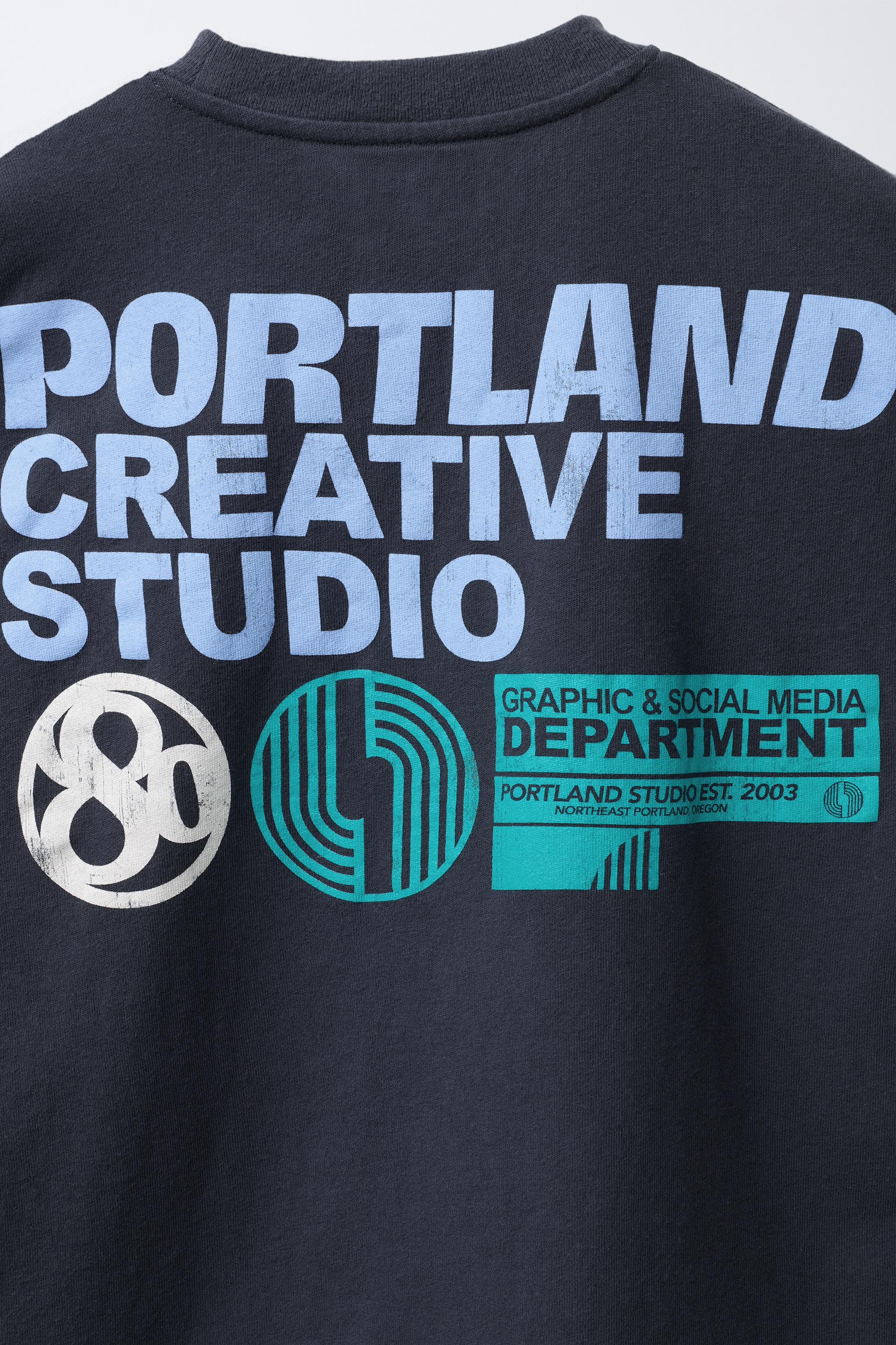 T-SHIRT À INSCRIPTION EN RELIEF